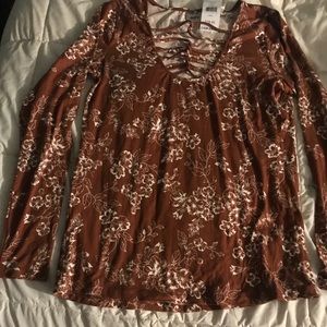 NWT Daytrip top Buckle size Sm